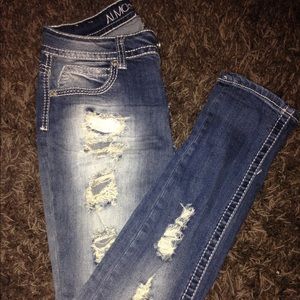 Almost Famous Distressed Tapered Leg, Size 8